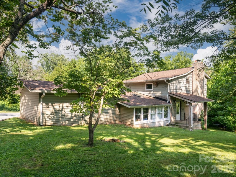 61 Sherwood Forest Dr, Arden, NC 28704