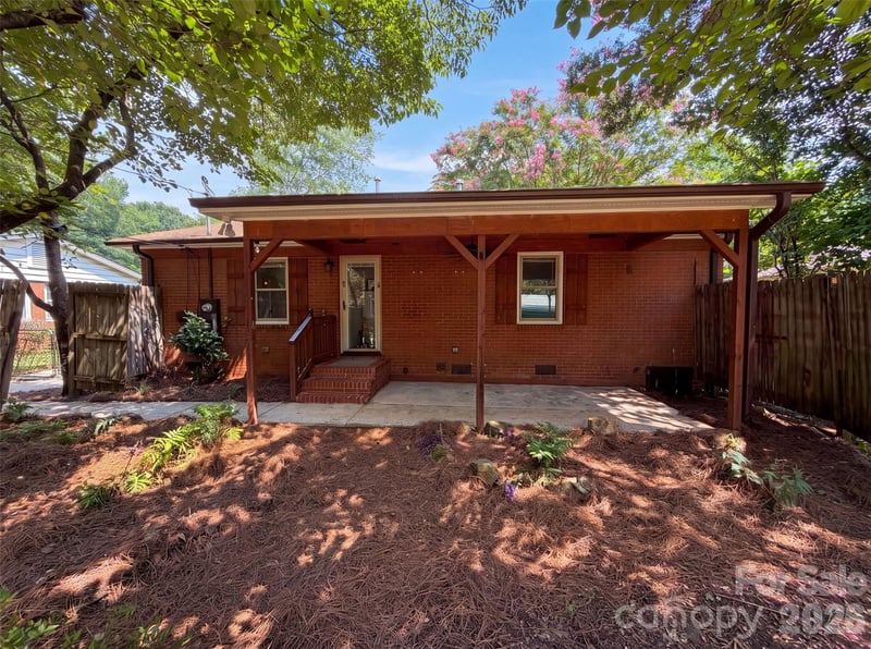 713 Ridgedale Ct, Charlotte, NC 28206