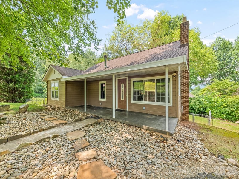 206 Terrell Cove Rd, Canton, NC 28716