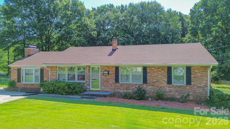 1708 Belmar Dr, Gastonia, NC 28052