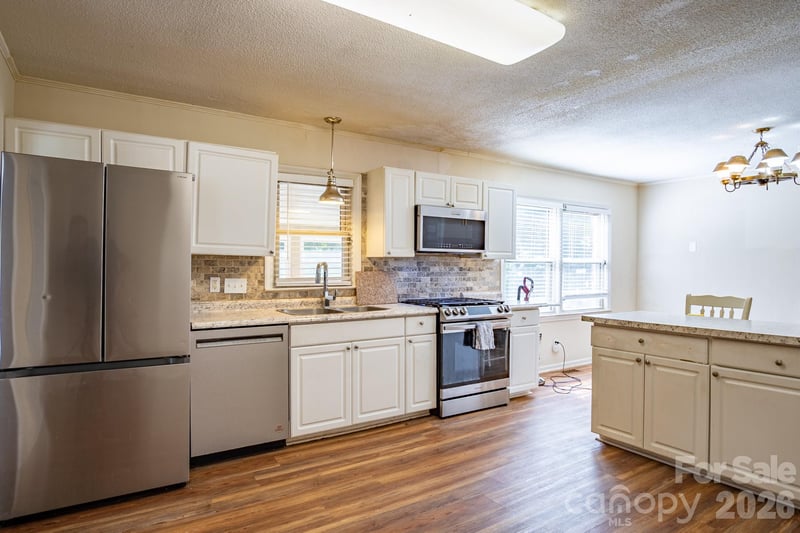 1708 Belmar Dr, Gastonia, NC 28052