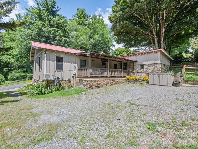 404 Red Bank Rd, Waynesville, NC 28786
