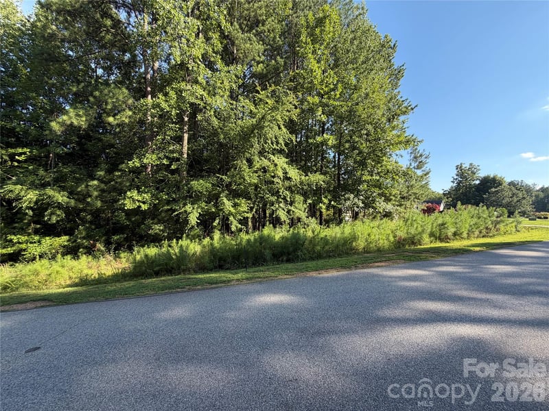 621 Sunset Pointe Dr, Salisbury, NC 28146
