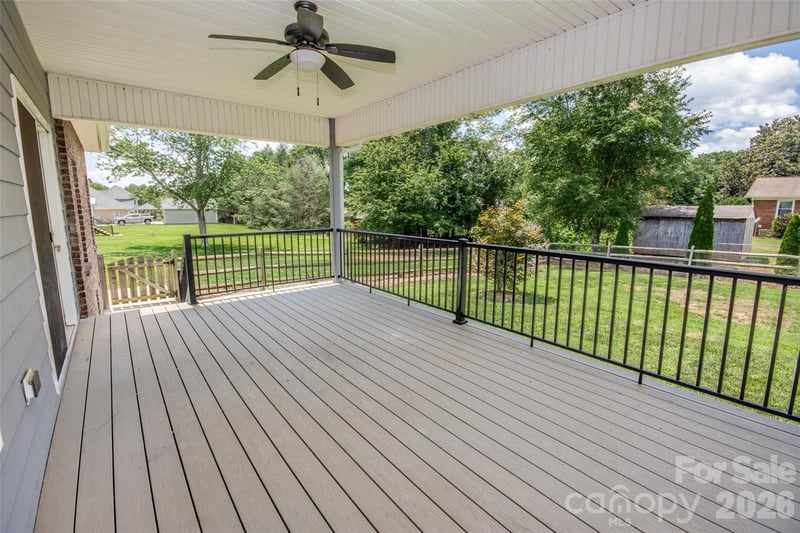 317 Thistle Ln, Statesville, NC 28625
