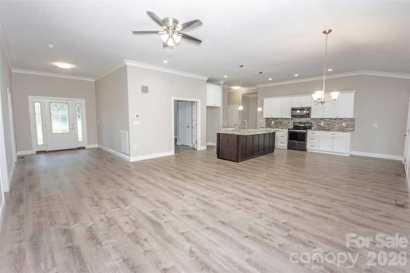 317 Thistle Ln, Statesville, NC 28625