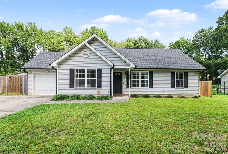 1240 Log Cabin Rd, Charlotte, NC 28213