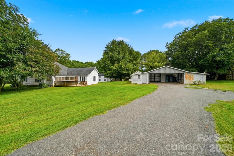 1289 Davis Rd, Lincolnton, NC 28092