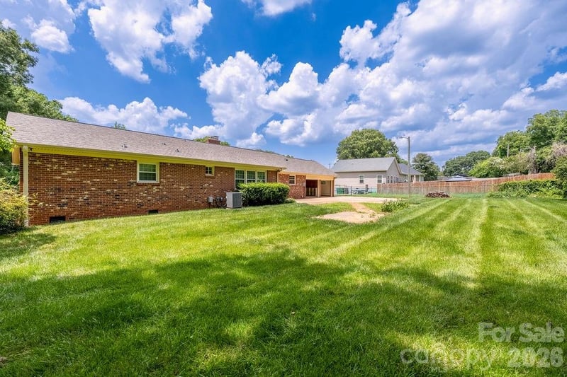 5022 Cheviot Rd, Charlotte, NC 28269
