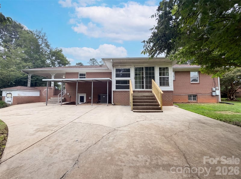 411 Roy Eaker Rd, Cherryville, NC 28021