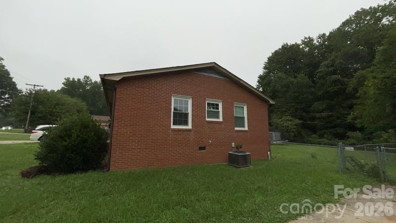 1429 Edgewood Rd, Bessemer City, NC 28016