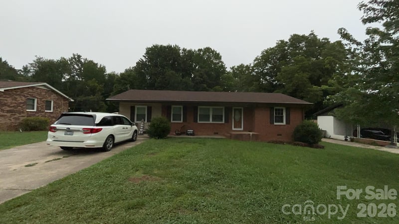 1429 Edgewood Rd, Bessemer City, NC 28016