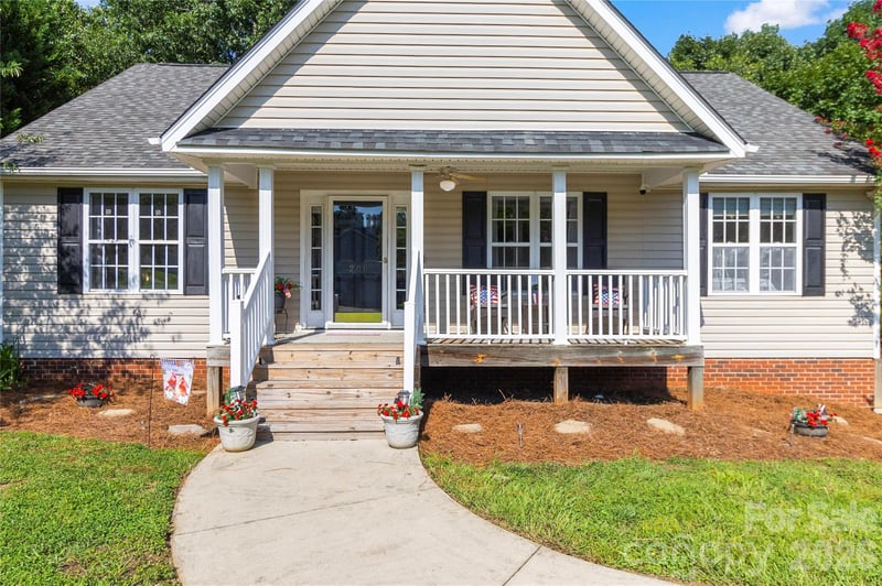 200 Autumn Woods Blvd, Mount Holly, NC 28120