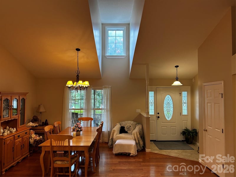 69 Red Cedar Dr, Hendersonville, NC 28792