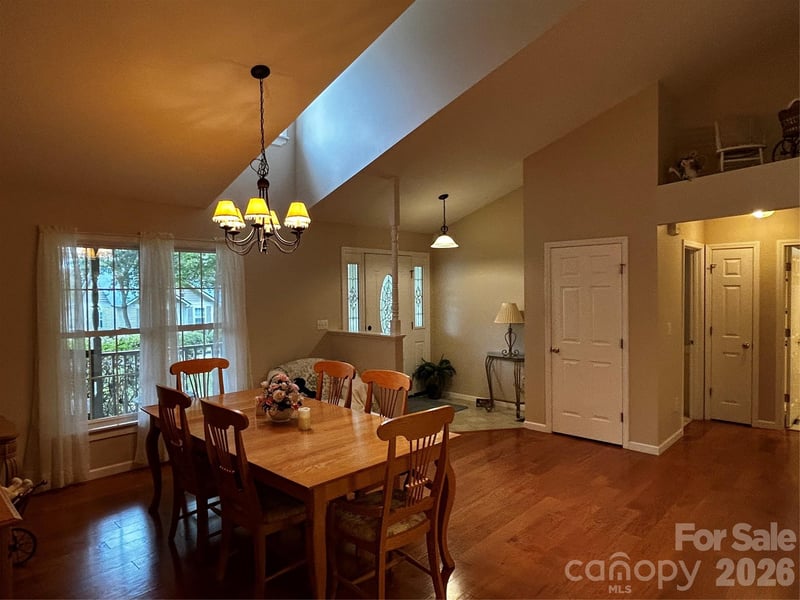 69 Red Cedar Dr, Hendersonville, NC 28792