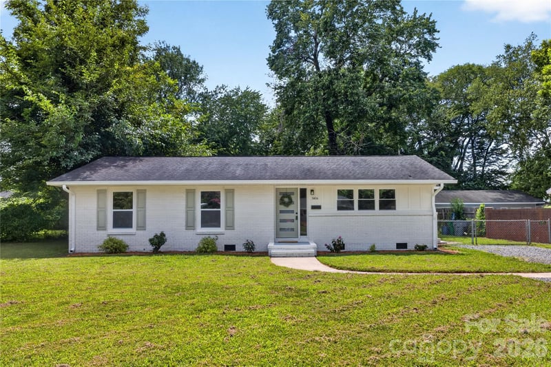 3826 Sudbury Rd, Charlotte, NC 28205
