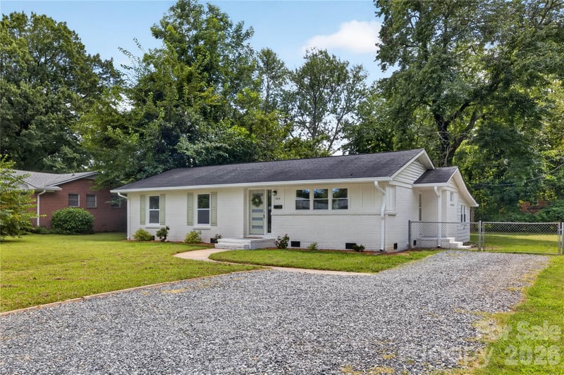 3826 Sudbury Rd, Charlotte, NC 28205