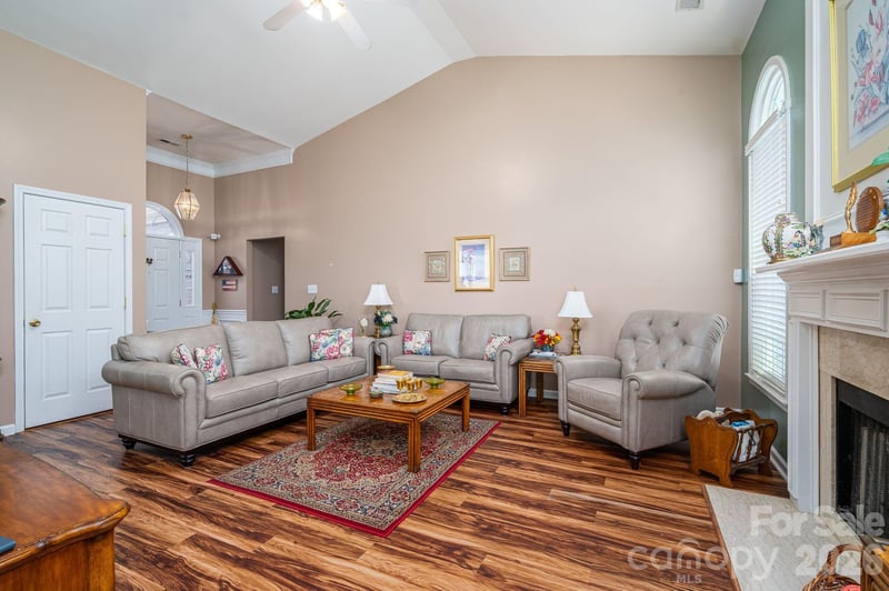 11132 Chastain Parc Dr, Charlotte, NC 28216