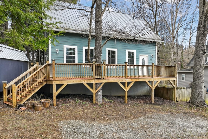 155 N Fork Rd, Black Mountain, NC 28711