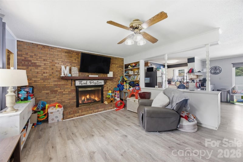 302 Charlotte St, Alexis, NC 28006
