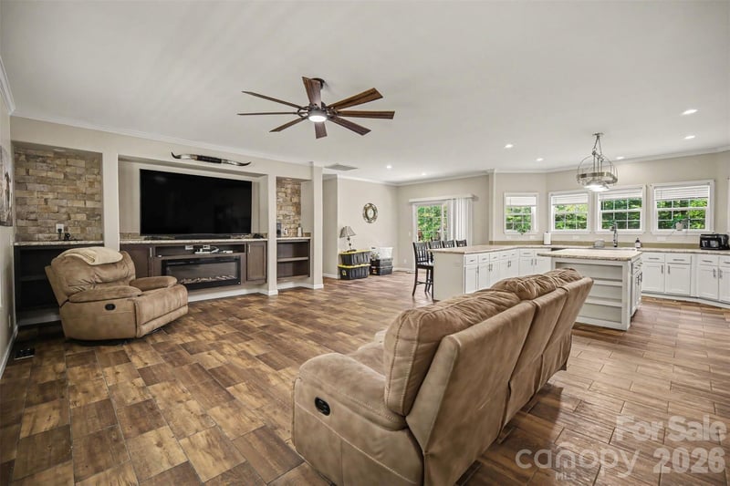 2702 Henry Knob Rd, Clover, SC 29710