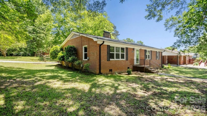 1201 Memory Ln, Monroe, NC 28112