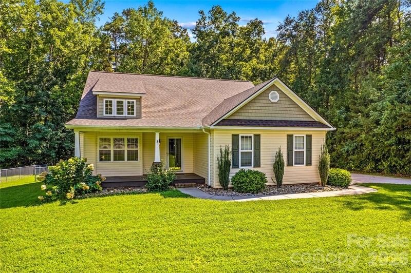 215 Meadow Lake Dr, Salisbury, NC 28146