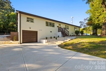 679 Oakridge Farm Hw, Mooresville, NC 28115