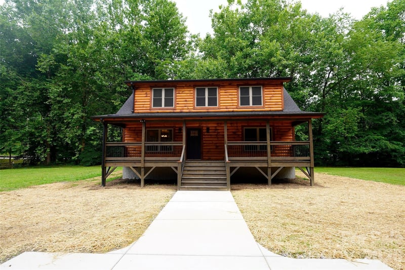 616 Twinbrook Ln, Maggie Valley, NC 28751