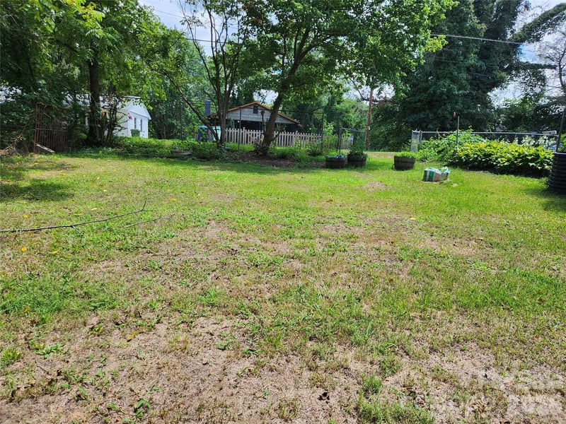 198 Fayetteville St #83, Asheville, NC 28806