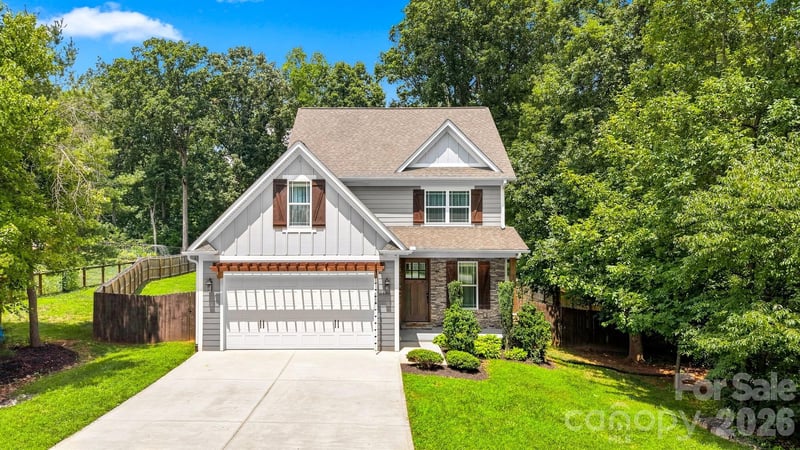 5810 Dwayne Starnes Dr, Hickory, NC 28602