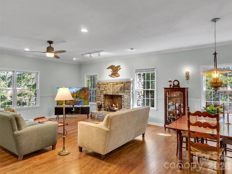 132 Aldersgate Rd, Waynesville, NC 28786