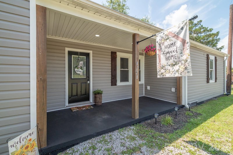 4228 Flat Creek Rd, Heath Springs, SC 29058