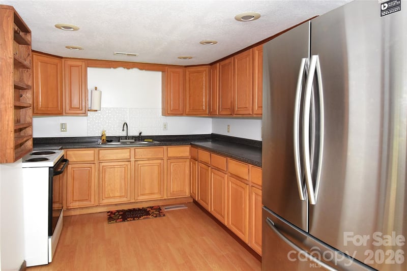 2124 Pisgah Hw, Candler, NC 28715
