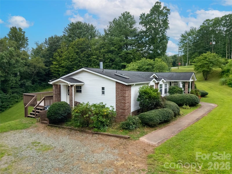 15 Windy Canyon Rd, Candler, NC 28715