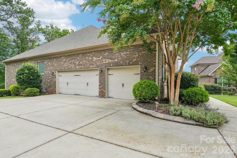 16521 Governors Club Ct, Charlotte, NC 28278
