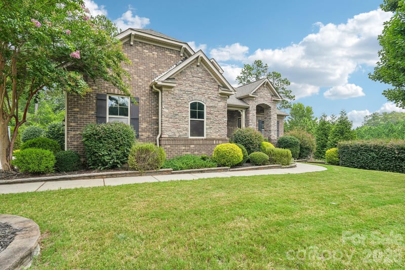16521 Governors Club Ct, Charlotte, NC 28278