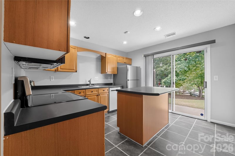 9357 Glenwater Dr, Charlotte, NC 28262