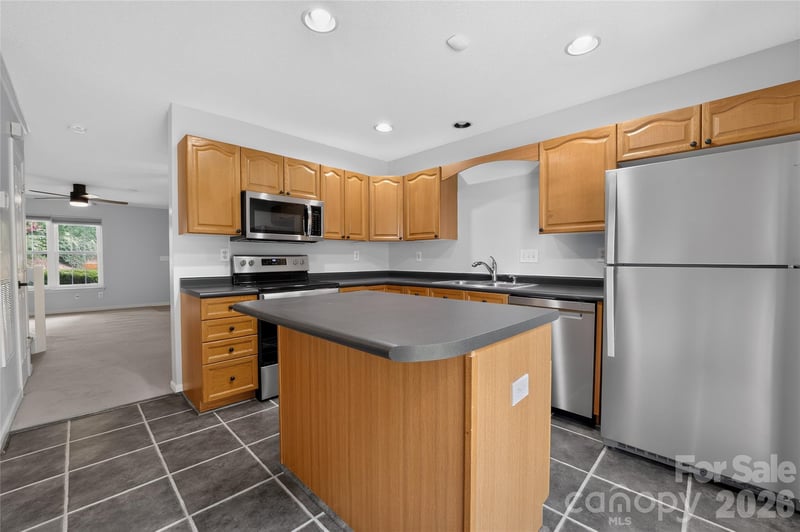 9357 Glenwater Dr, Charlotte, NC 28262