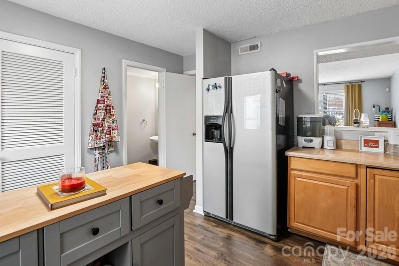 1300 Larchmont Pl #303, Salisbury, NC 28144