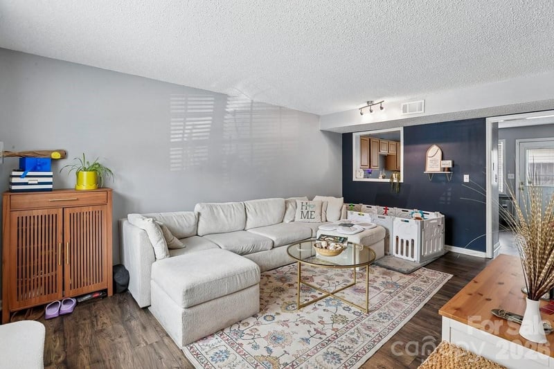 1300 Larchmont Pl #303, Salisbury, NC 28144