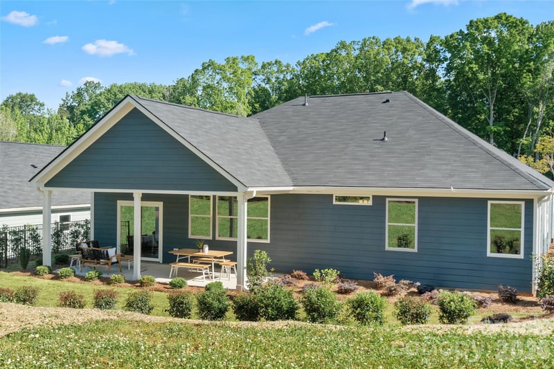 6042 Bella Vista Dr, Denver, NC 28037