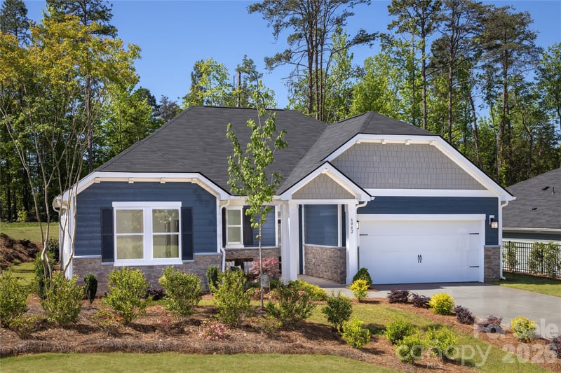 6042 Bella Vista Dr, Denver, NC 28037