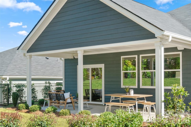 6042 Bella Vista Dr, Denver, NC 28037