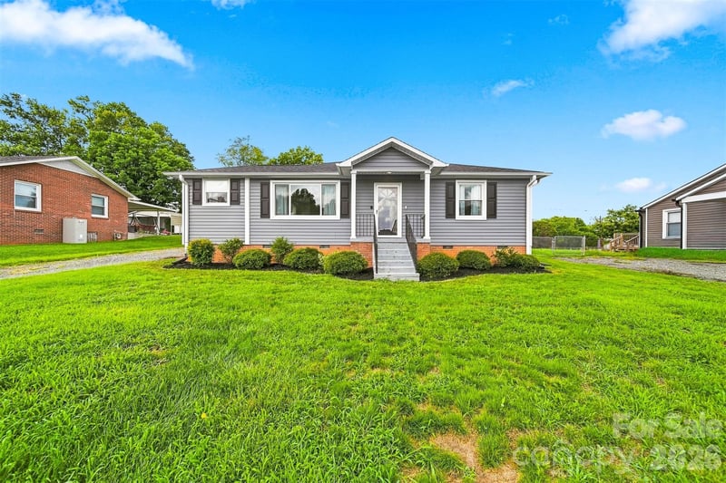 129 33rd St, Hickory, NC 28601