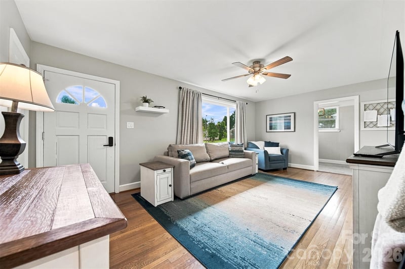 129 33rd St, Hickory, NC 28601