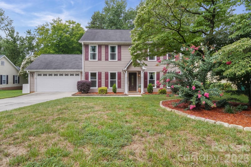 2527 Heathershire Ln, Matthews, NC 28105