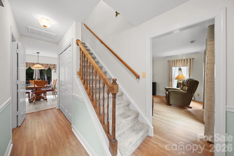 2527 Heathershire Ln, Matthews, NC 28105