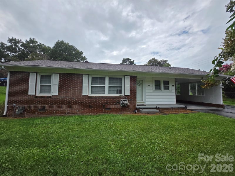1326 26th St, Hickory, NC 28602