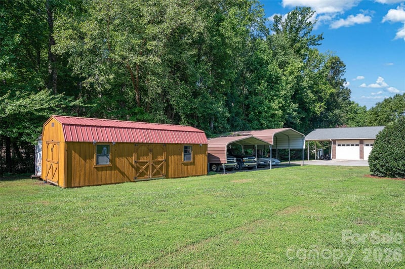 3959 Holly Springs Dr, Newton, NC 28658