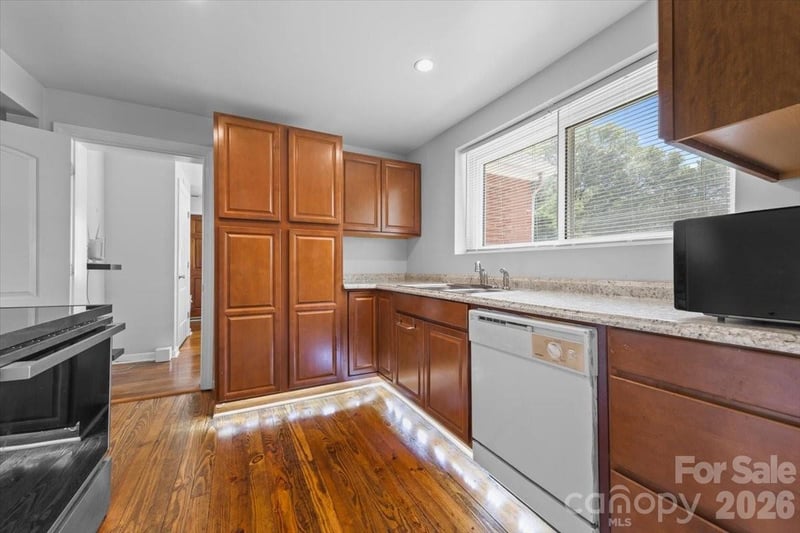 409 Toddville Rd, Charlotte, NC 28214